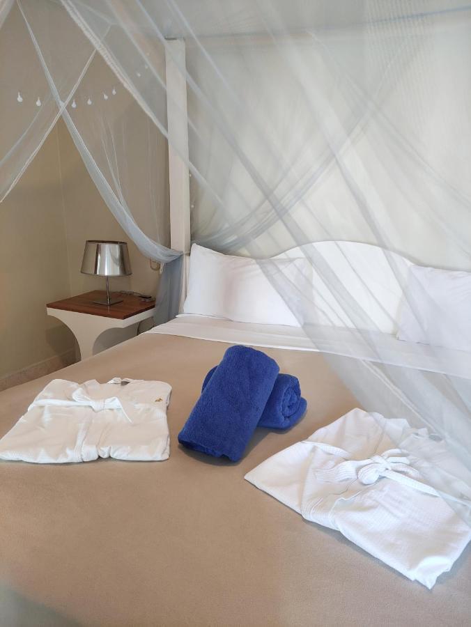 Chic Beachfront Apartment - Private Beach Access Punta Cana Exterior photo