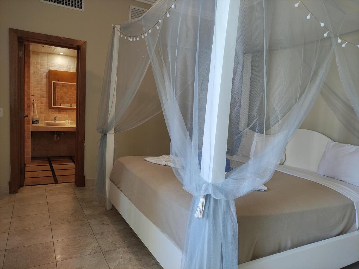 Chic Beachfront Apartment - Private Beach Access Punta Cana Exterior photo